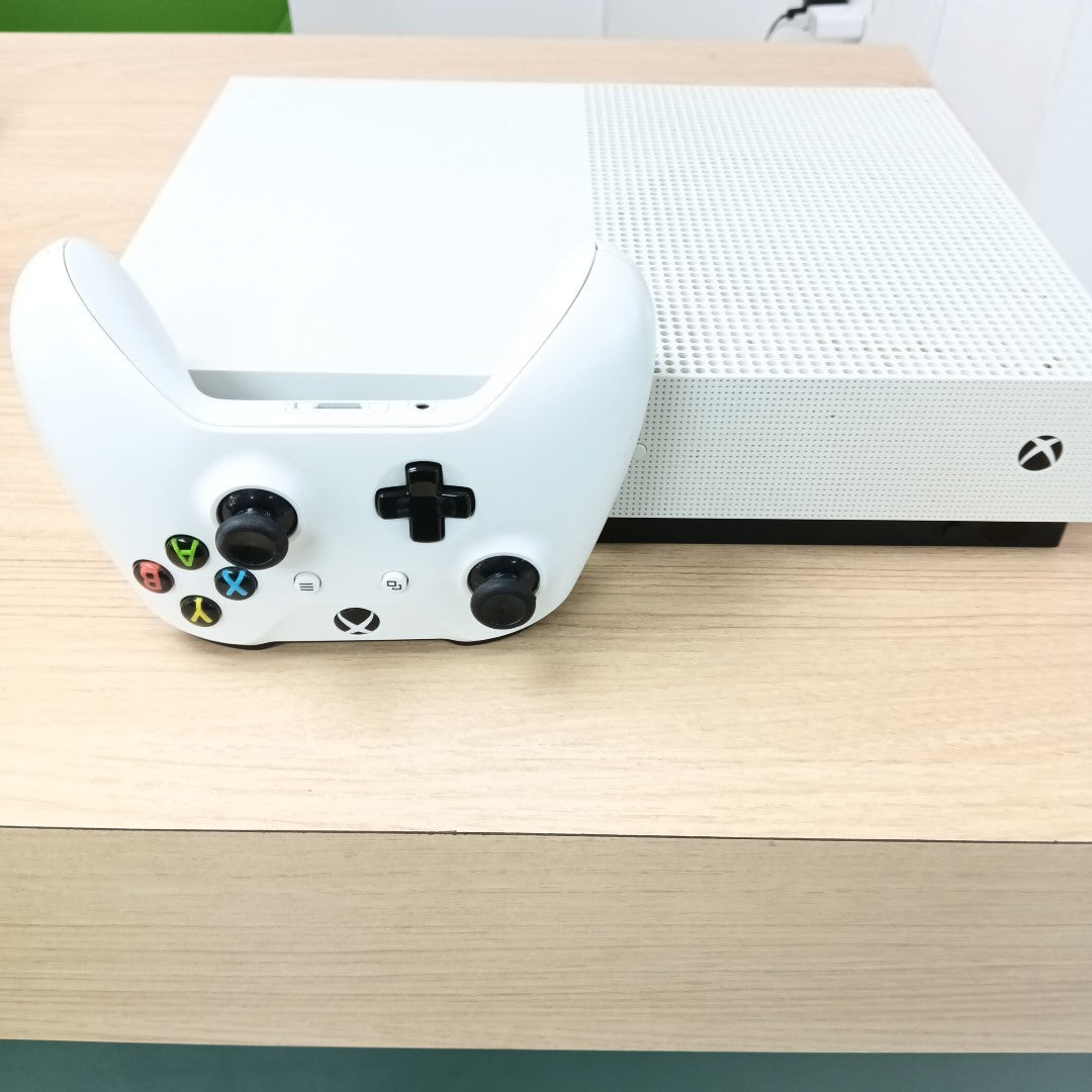 CONSOLA DE VIDEOJUEGO MICROSOFT XBOX ONE S 1 TB (SEMINUEVO)