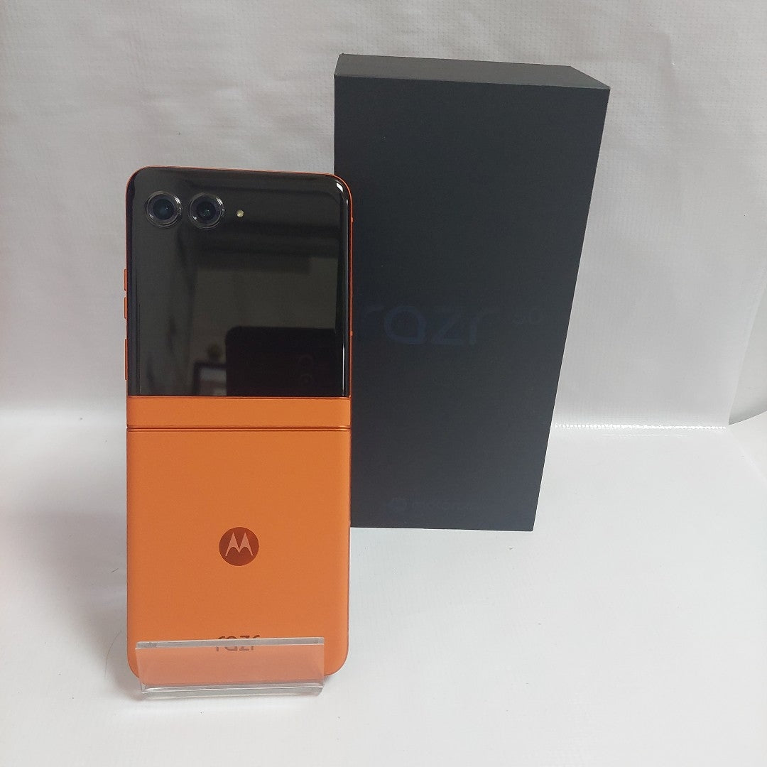 CELULAR MOTOROLA RAZR 50 5G XT2453-1 512 GB 12 GB RAM (SEMINUEVO)