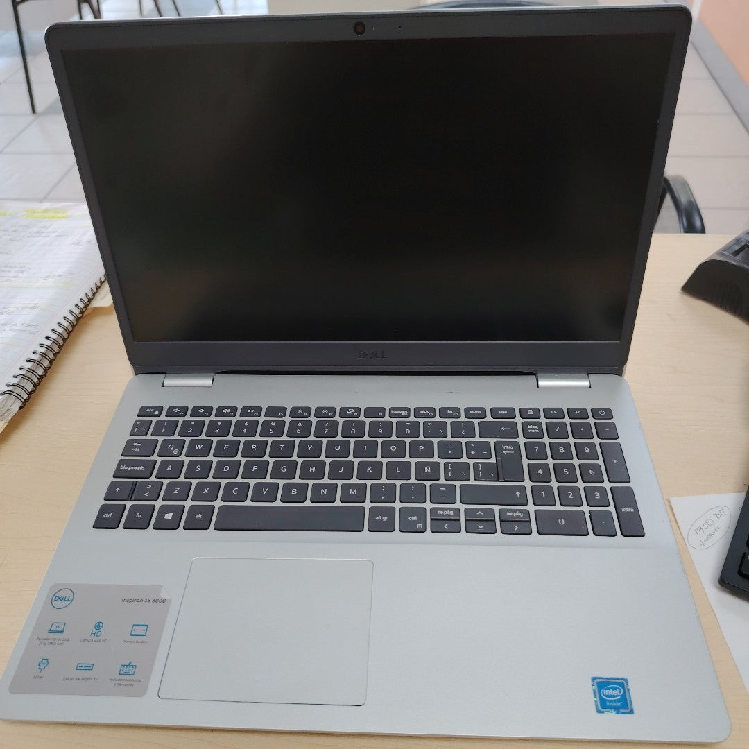 LAPTOP DELL INSPIRON 3502 (2021) 128 GB SSD 8 GB RAM (SEMINUEVO)