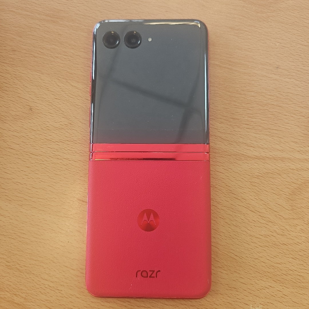 CELULAR MOTOROLA RAZR 40 ULTRA XT2321-1 (2023) 512 GB 12 GB RAM (SEMINUEVO)