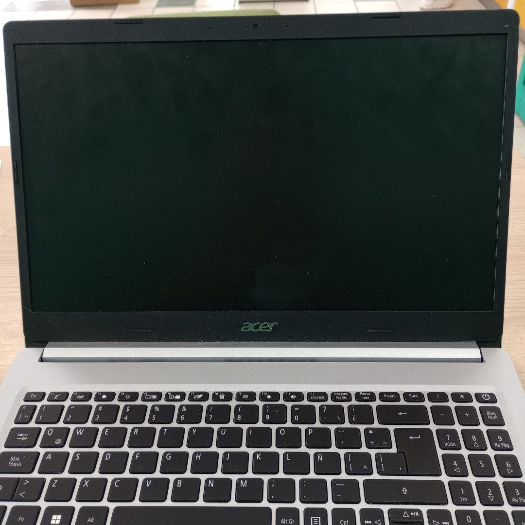 LAPTOP ACER ASPIRE A515-45-R4PQ (2022) 1 TB + 256 GB SSD 8 GB RAM (SEMINUEVO)