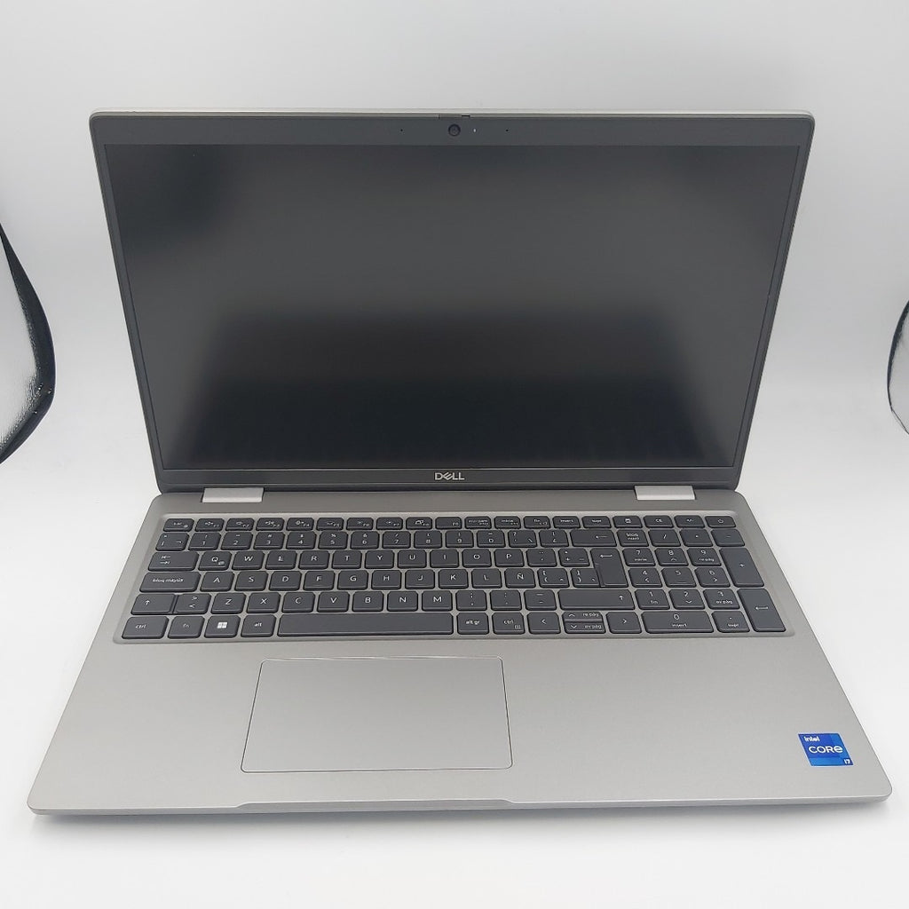 LAPTOP DELL LATITUDE 5540 (2023) 512 GB SSD 16 GB RAM (SEMINUEVO)