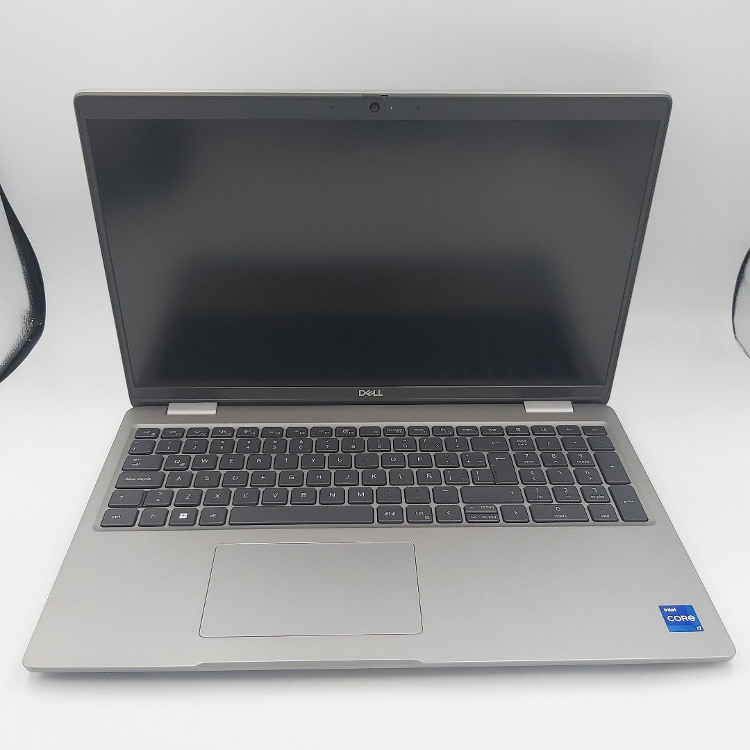 LAPTOP DELL LATITUDE 5540 (2023) 512 GB SSD 16 GB RAM (SEMINUEVO)