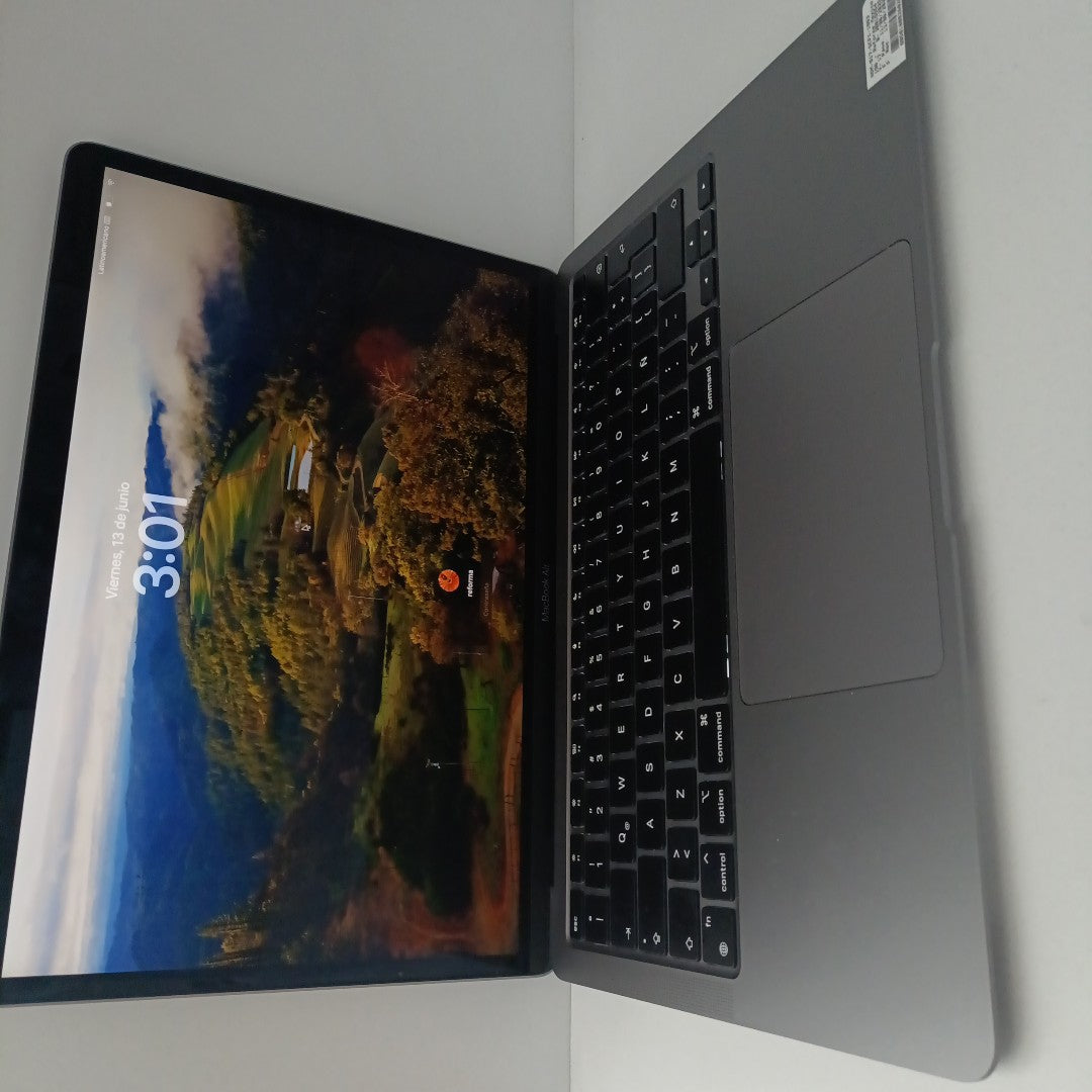 LAPTOP APPLE MACBOOK AIR 13" 2020 3.2 A2337 256 GB SSD 8 GB RAM (SEMINUEVO)