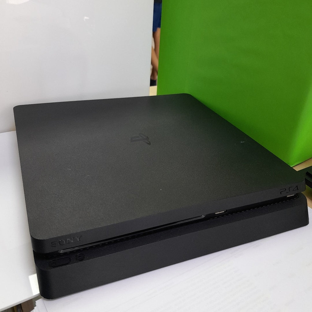 CONSOLA DE VIDEOJUEGO SONY PS4 SLIM 1 TB (SEMINUEVO)