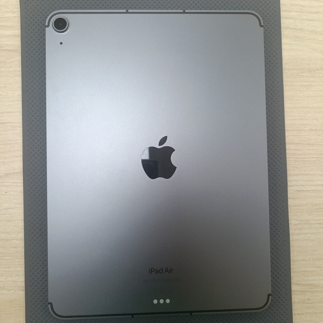 TABLETA APPLE IPAD AIR 5 A2589 256 GB 8 GB RAM (SEMINUEVO)