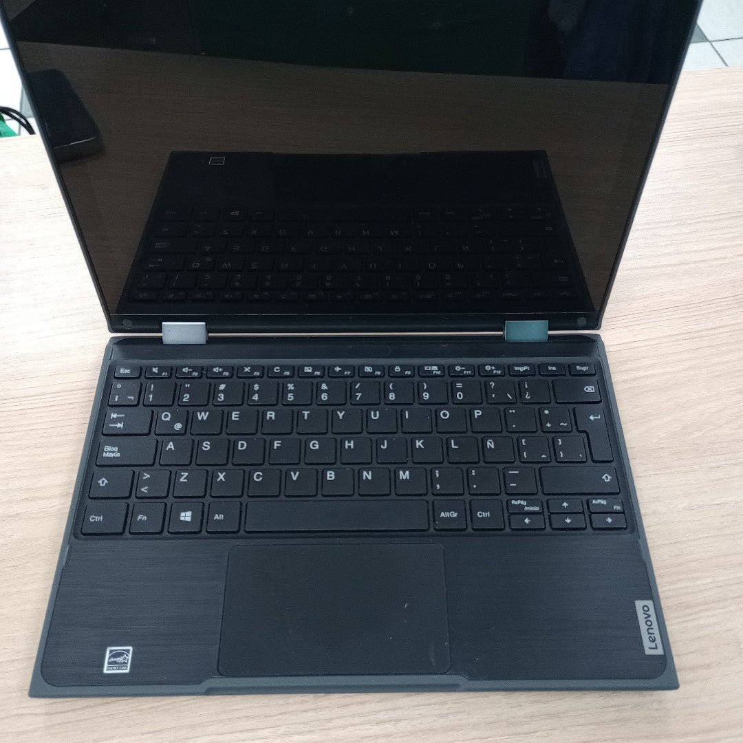 LAPTOP LENOVO 300E 2ND GEN (2023) 128 GB SSD 4 GB RAM (SEMINUEVO)