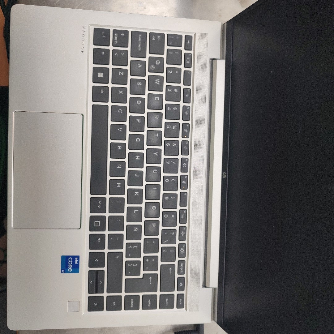 LAPTOP HP PROBOOK 440 G8 (2022) 256 GB SSD 16 GB RAM (SEMINUEVO)