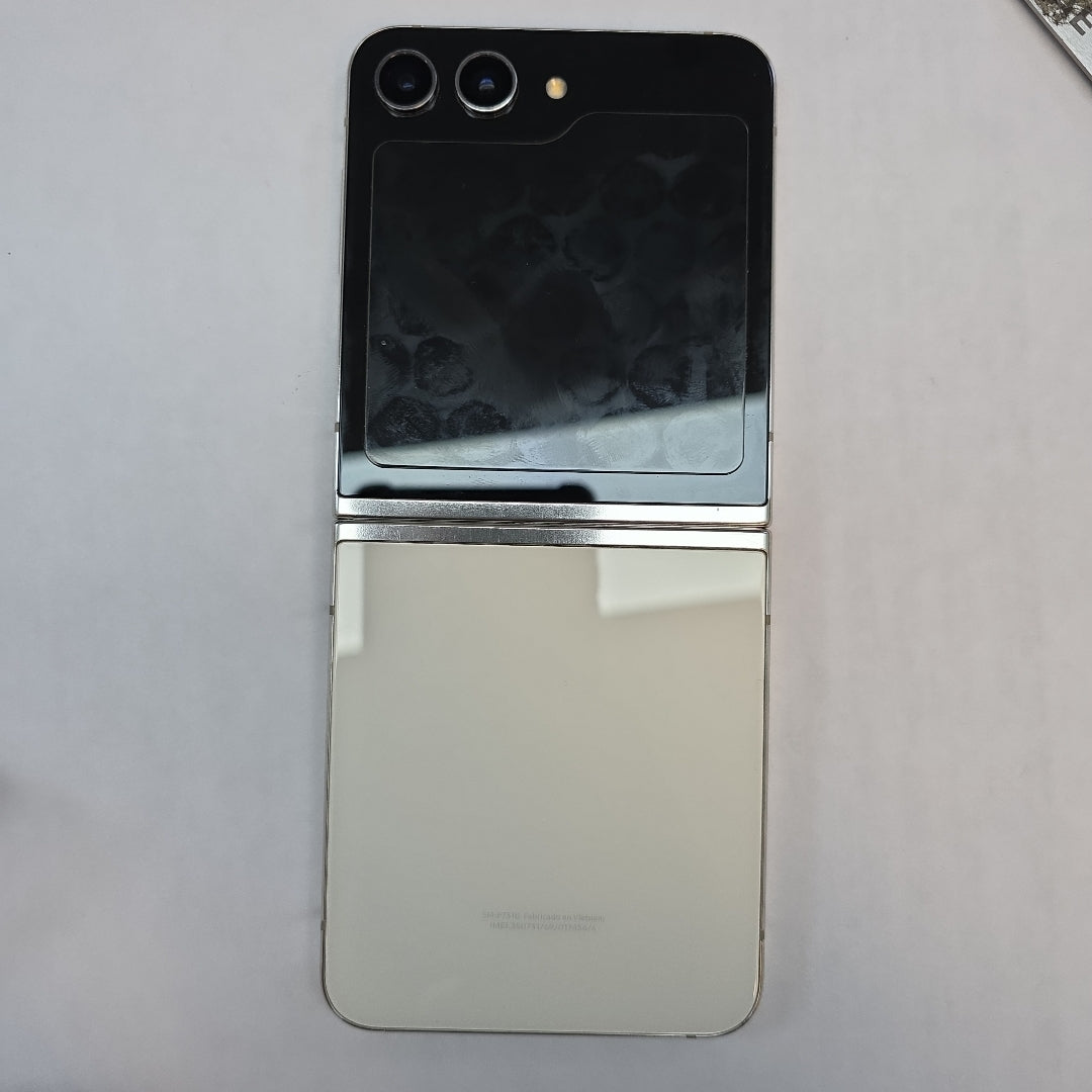 CELULAR SAMSUNG GALAXY Z FLIP 5 SM-F731B (2023) 512 GB 8 GB RAM (SEMINUEVO)