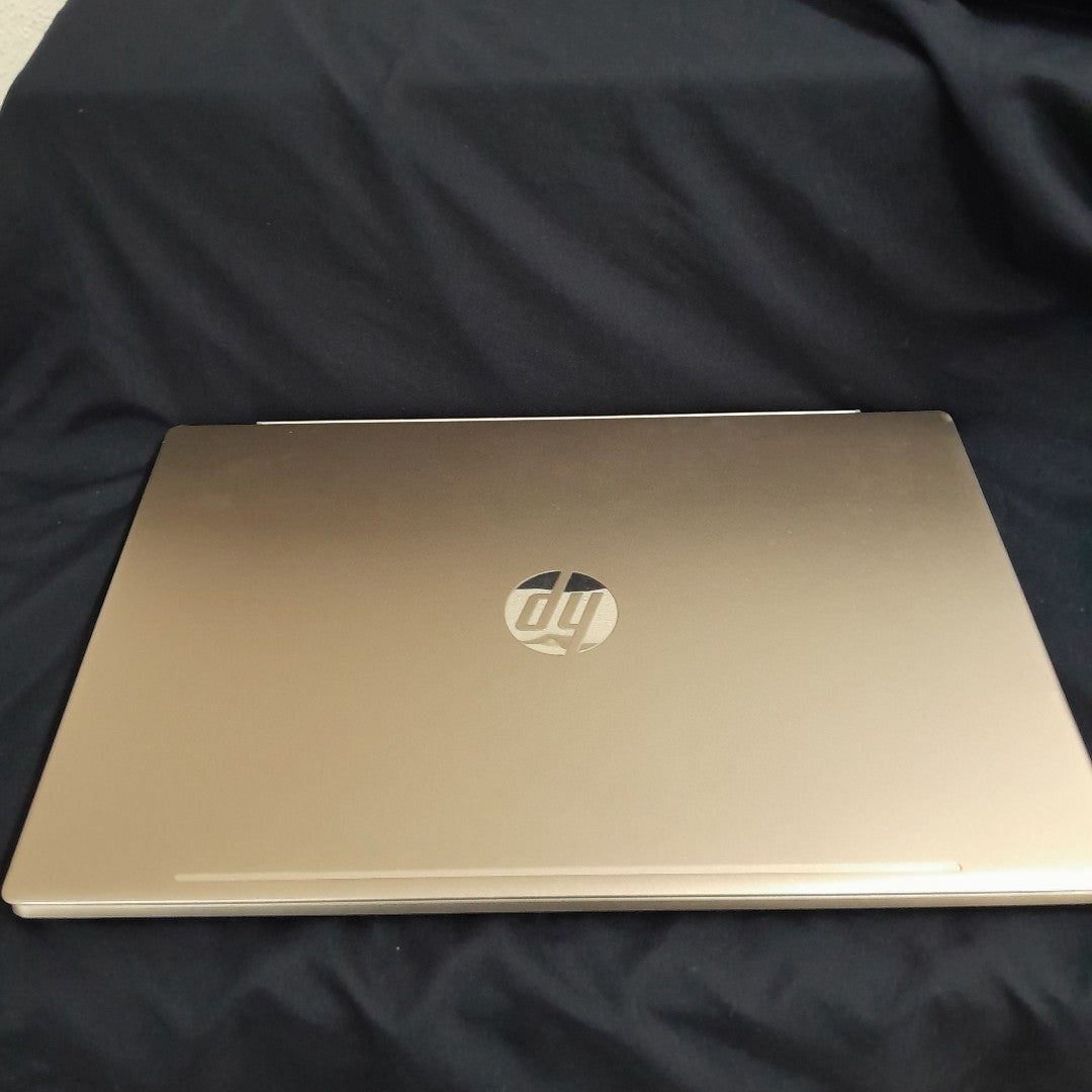 LAPTOP HP PAVILION 15-CW1012LA (2023) 1 TB + 128 GB SSD 12 GB RAM (SEMINUEVO)