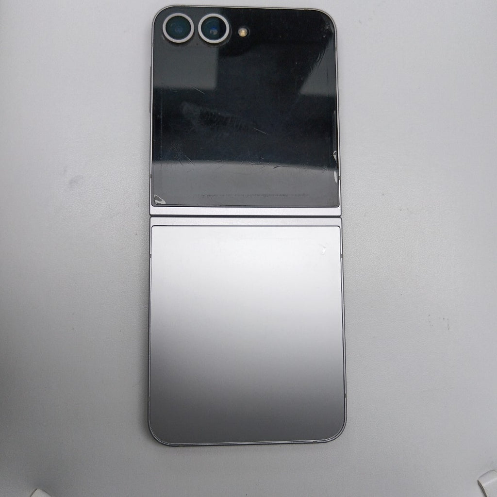 CELULAR SAMSUNG GALAXY Z FLIP6 SM-F741B (2024) 256 GB 12 GB RAM (SEMINUEVO)