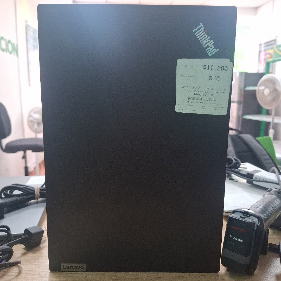 LAPTOP LENOVO THINKPAD E14 GEN 2 (2022) 256 GB SSD 16 GB RAM (SEMINUEVO)