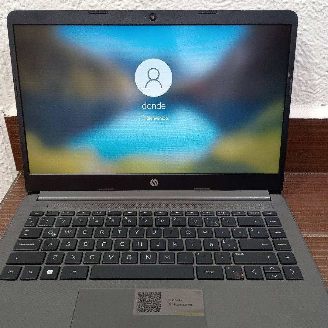 LAPTOP HP 245 G8 (2021) 1 TB + 128 GB SSD 8 GB RAM (SEMINUEVO)