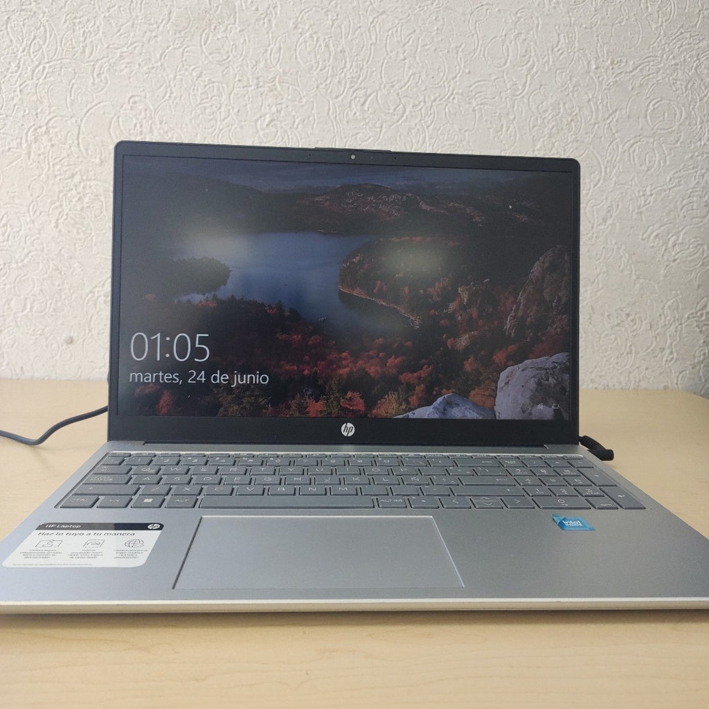 LAPTOP HP 15-FD0000LA (2023) 512 GB SSD 8 GB RAM (SEMINUEVO)