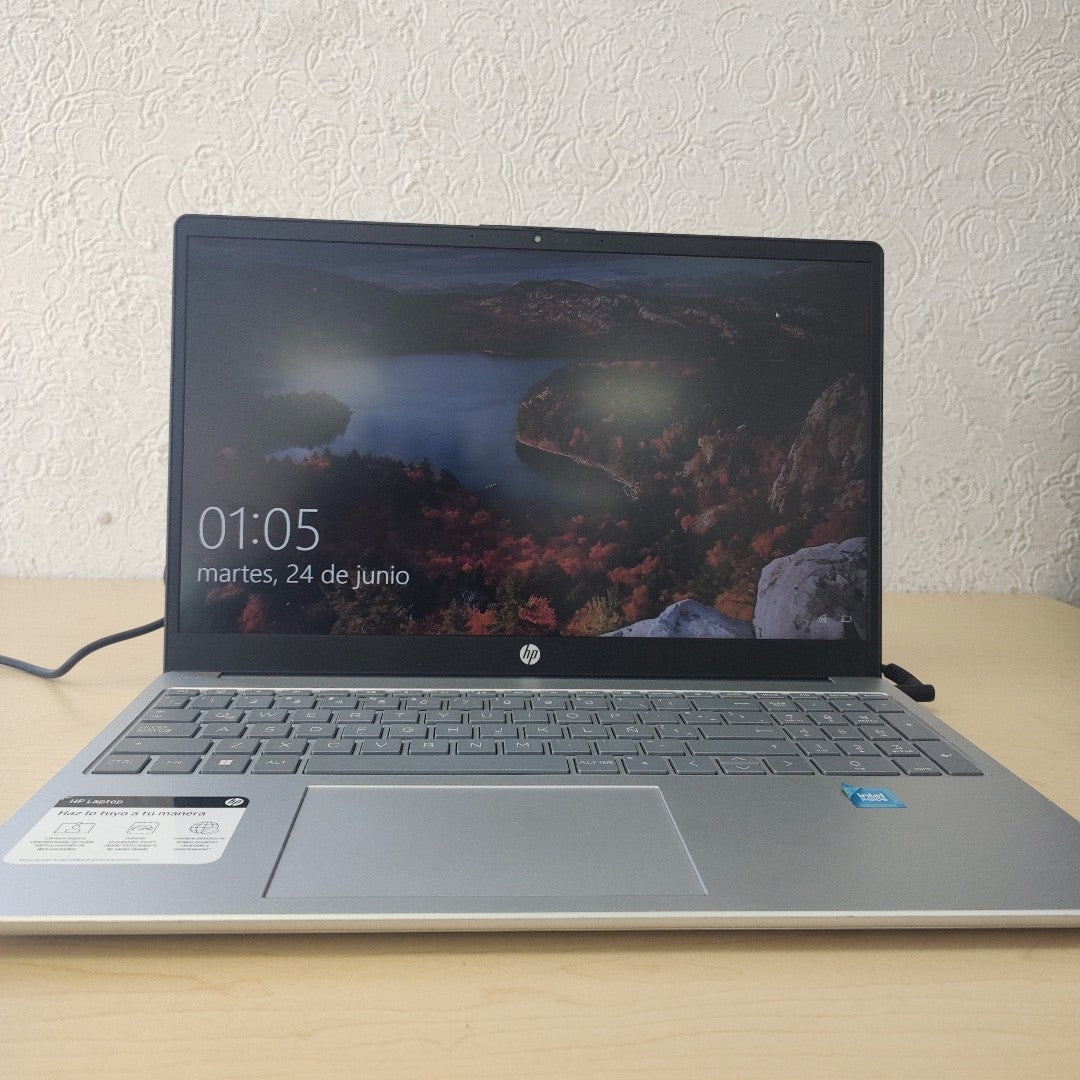 LAPTOP HP 15-FD0000LA (2023) 512 GB SSD 8 GB RAM (SEMINUEVO)