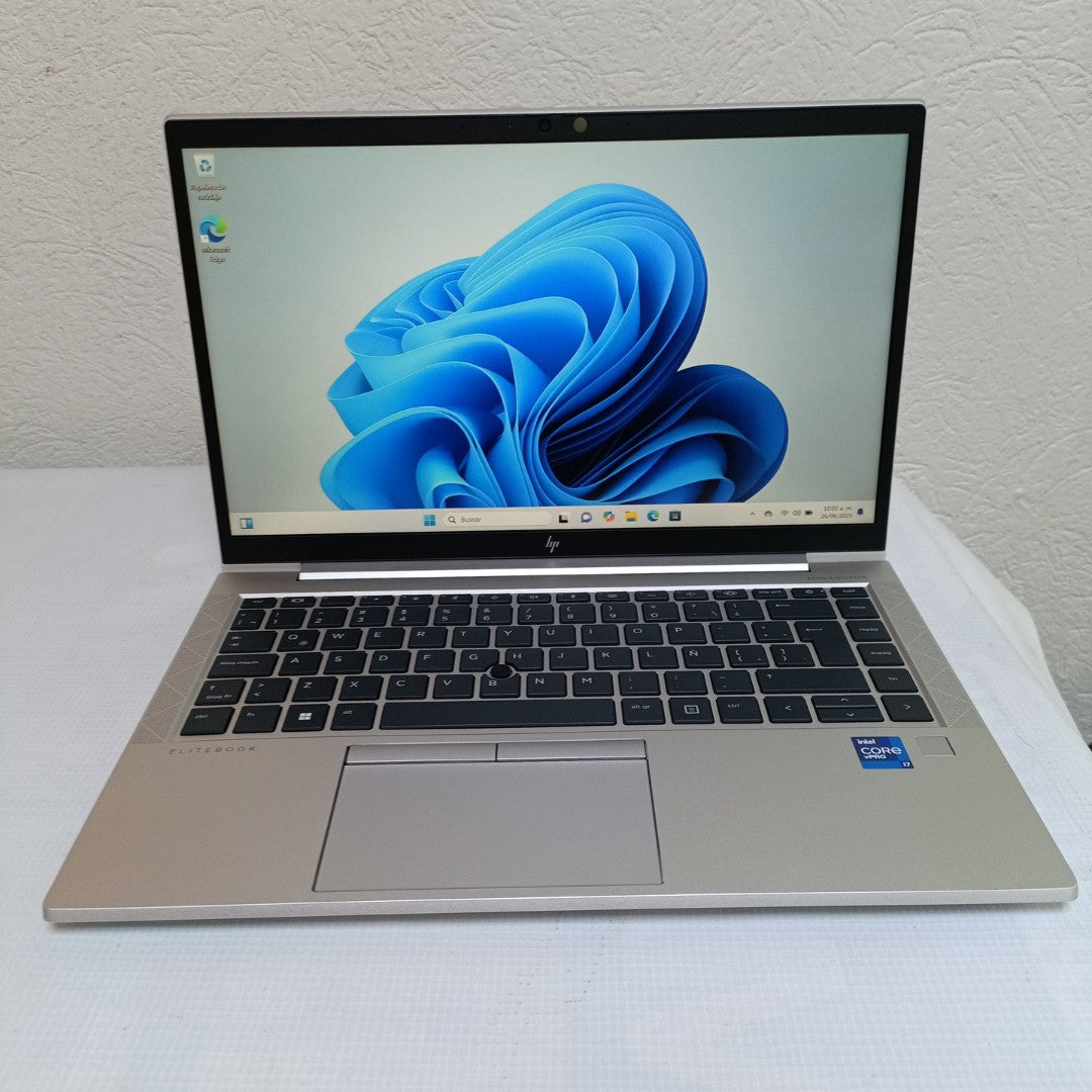 LAPTOP HP ELITEBOOK 840 G8 (2023) 256 GB SSD 16 GB RAM (SEMINUEVO)