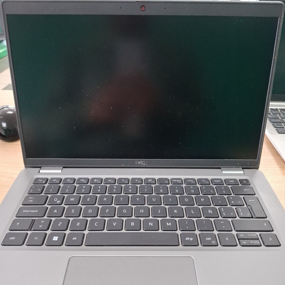 LAPTOP DELL LATITUDE 5430 (2023) 256 GB SSD 16 GB RAM (SEMINUEVO)