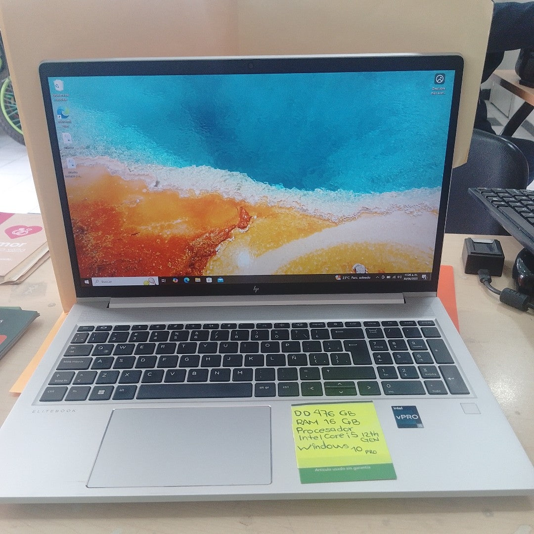 LAPTOP HP ELITEBOOK 640 G9 (2023) 512 GB SSD 16 GB RAM (SEMINUEVO)
