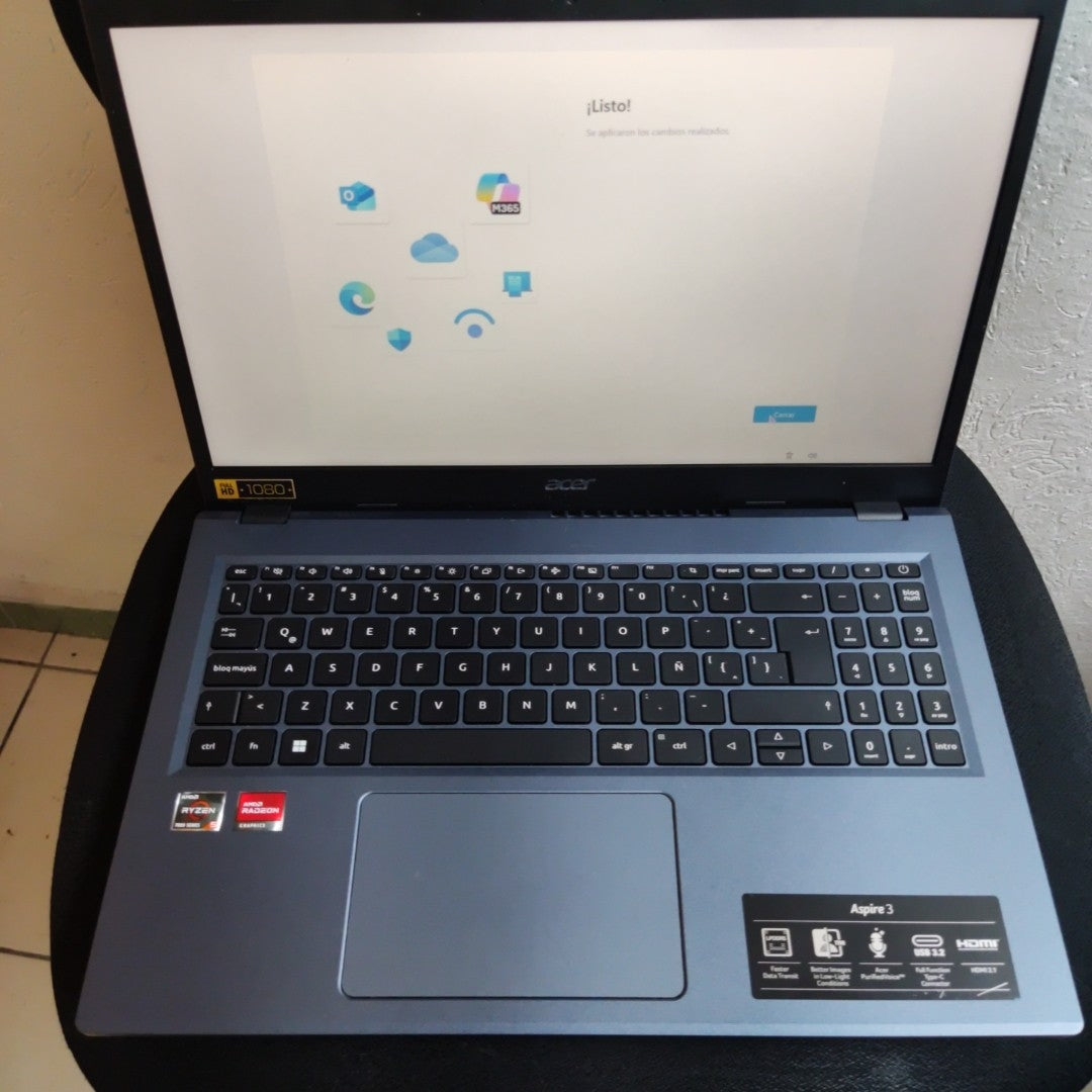 LAPTOP ACER ASPIRE 3 A315-24P-R8H5 (2023) 512 GB SSD 8 GB RAM (SEMINUEVO)