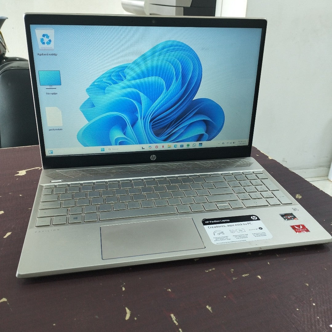 LAPTOP HP PAVILION 15-CW1012LA (2023) 1 TB + 128 GB SSD 12 GB RAM (SEMINUEVO)
