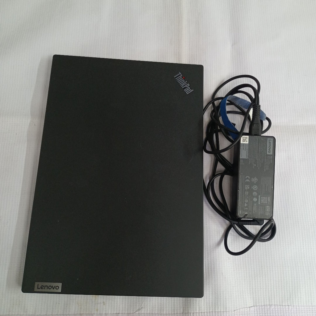 LAPTOP LENOVO THINKPAD T14S GEN 2 (2022) 512 GB SSD 16 GB RAM (SEMINUEVO)