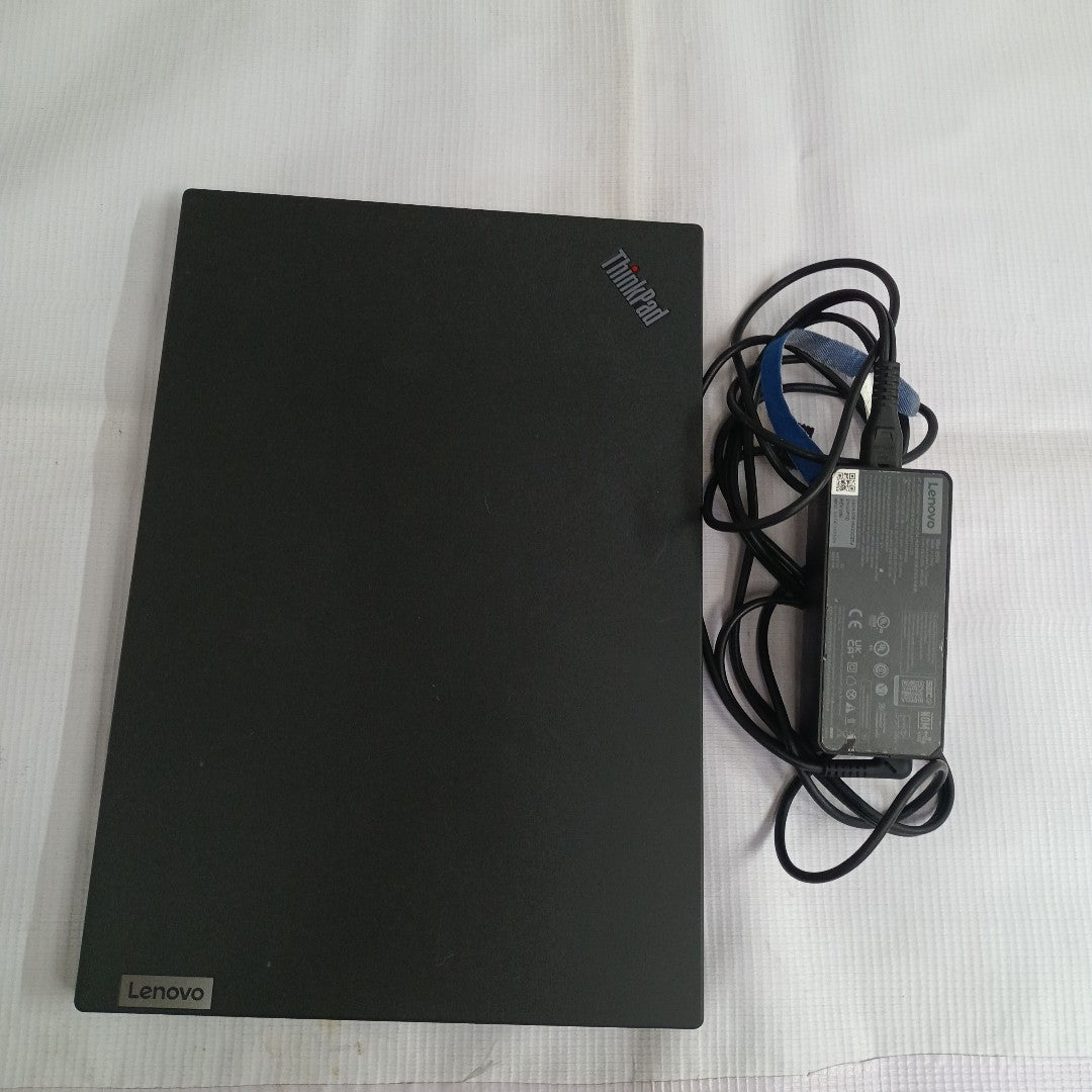 LAPTOP LENOVO THINKPAD T14S GEN 2 (2022) 512 GB SSD 16 GB RAM (SEMINUEVO)