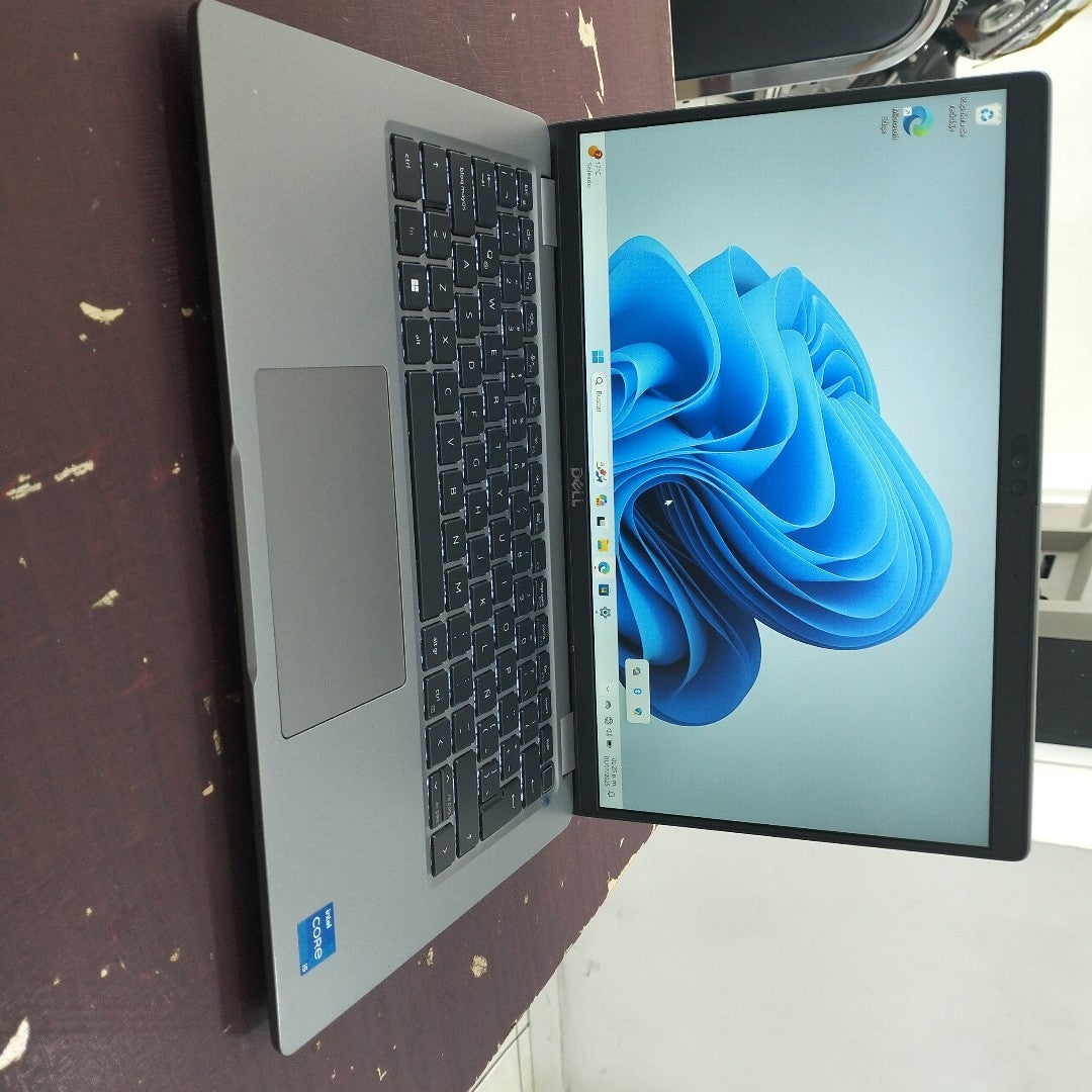 LAPTOP DELL LATITUDE 5440 (2023) 512 GB SSD 16 GB RAM (SEMINUEVO)