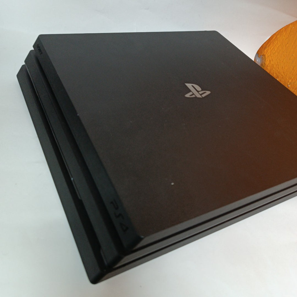 CONSOLA DE VIDEOJUEGO SONY PS4 PRO 1 TB (SEMINUEVO)
