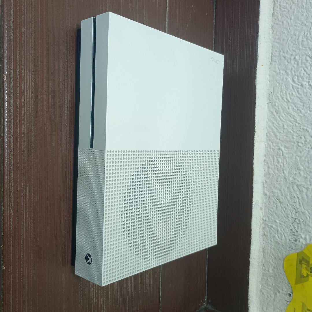 CONSOLA DE VIDEOJUEGO MICROSOFT XBOX ONE S 1 TB (SEMINUEVO)