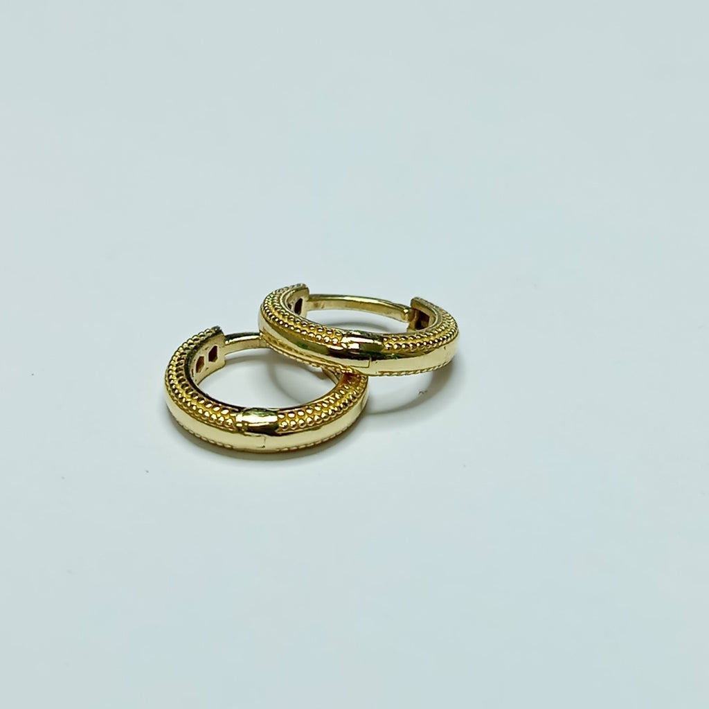HUGGIES ORO 14K 2.4 (NUEVO)