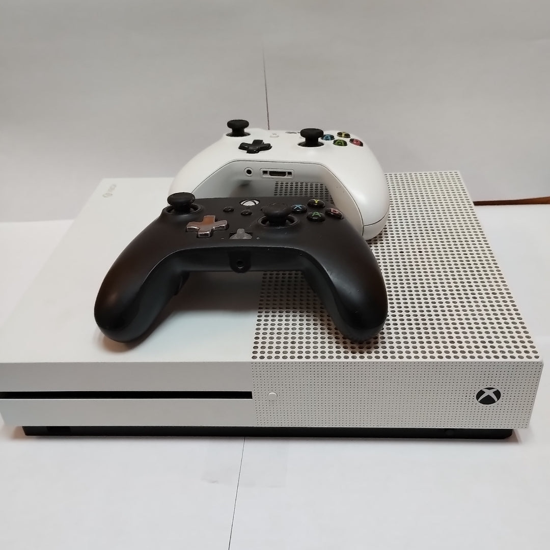 CONSOLA DE VIDEOJUEGO MICROSOFT XBOX ONE S 1 TB (SEMINUEVO)