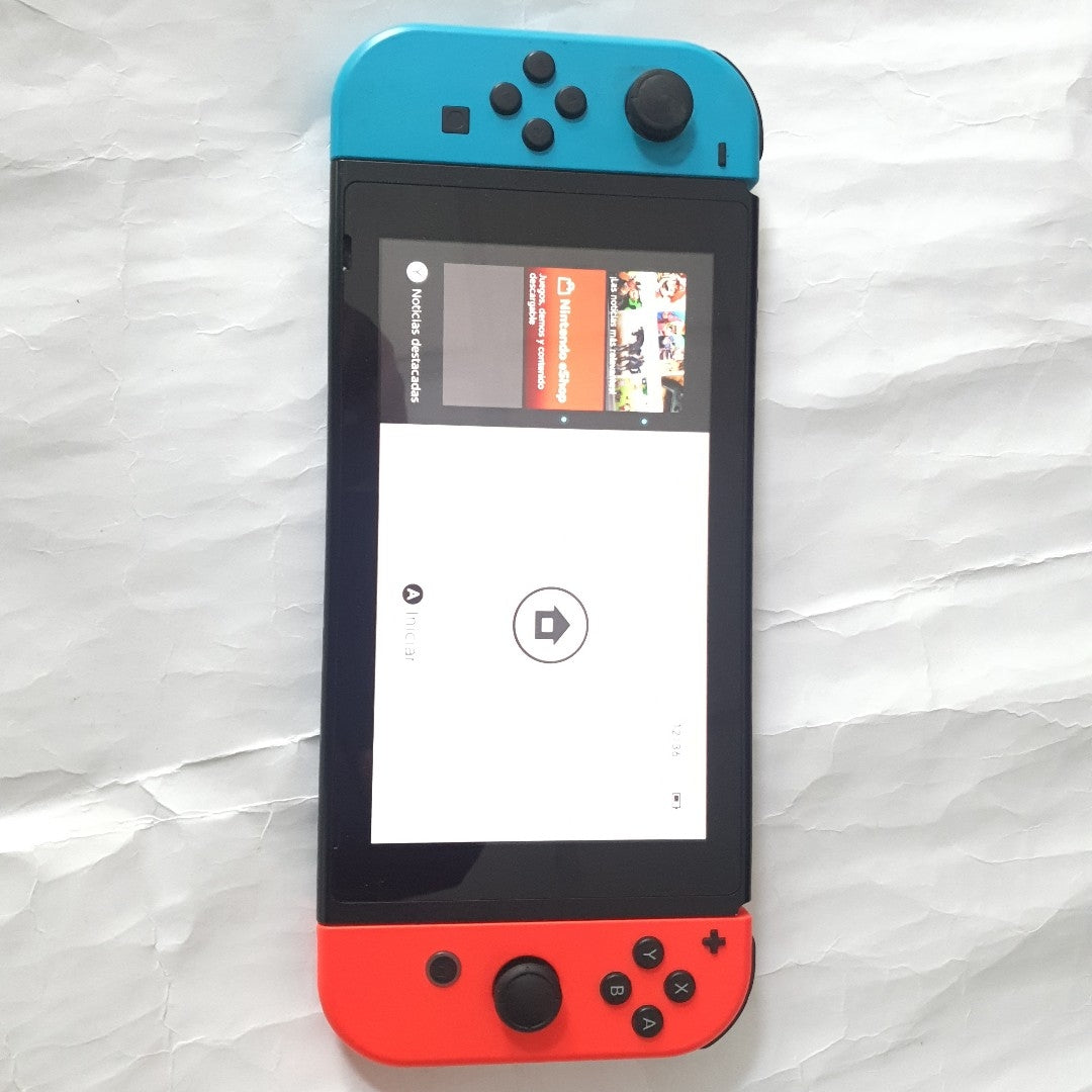 CONSOLA DE VIDEOJUEGO NINTENDO SWITCH 32 GB (SEMINUEVO)