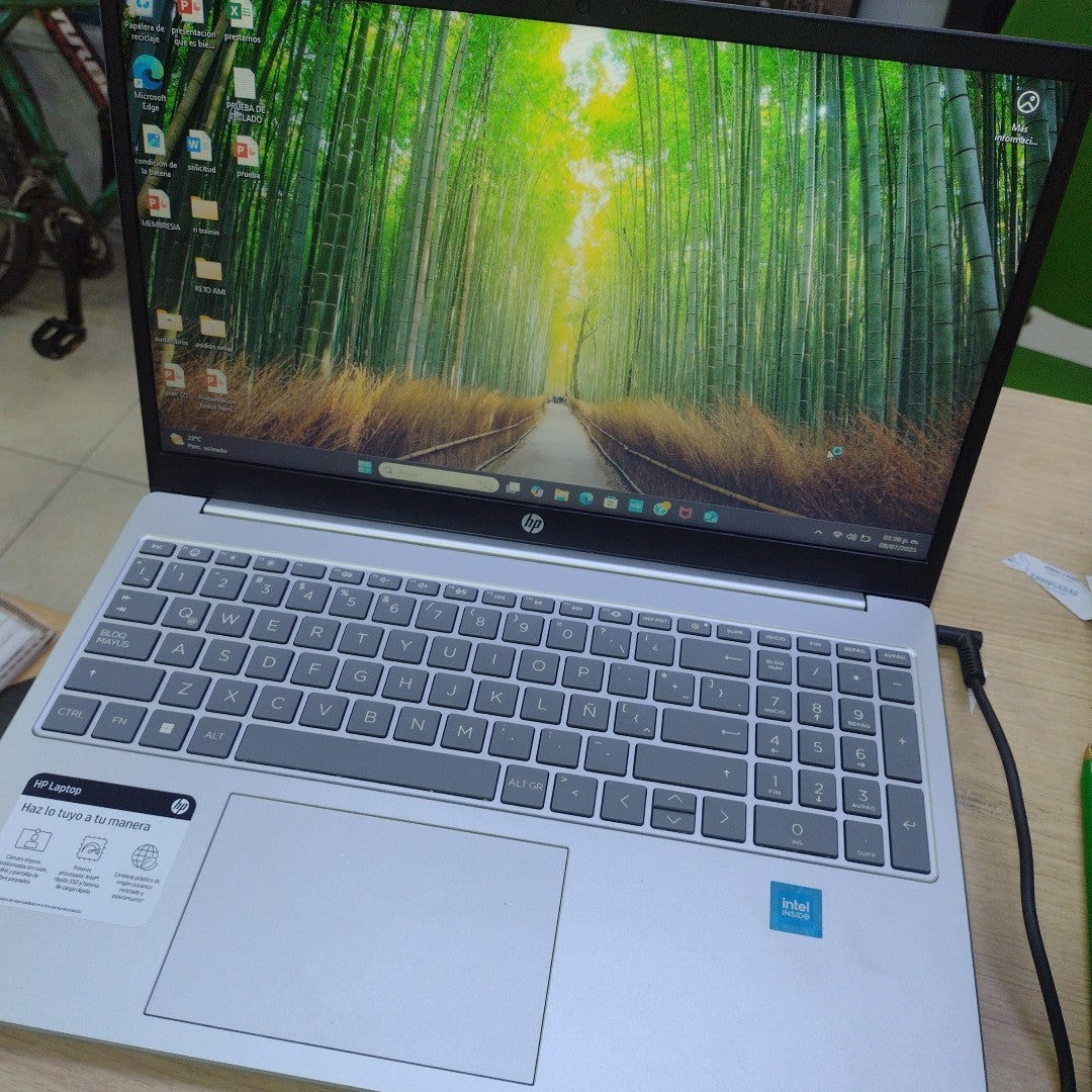 LAPTOP HP 15-FD0037LA  (2024) 512 GB SSD 8 GB RAM (SEMINUEVO)
