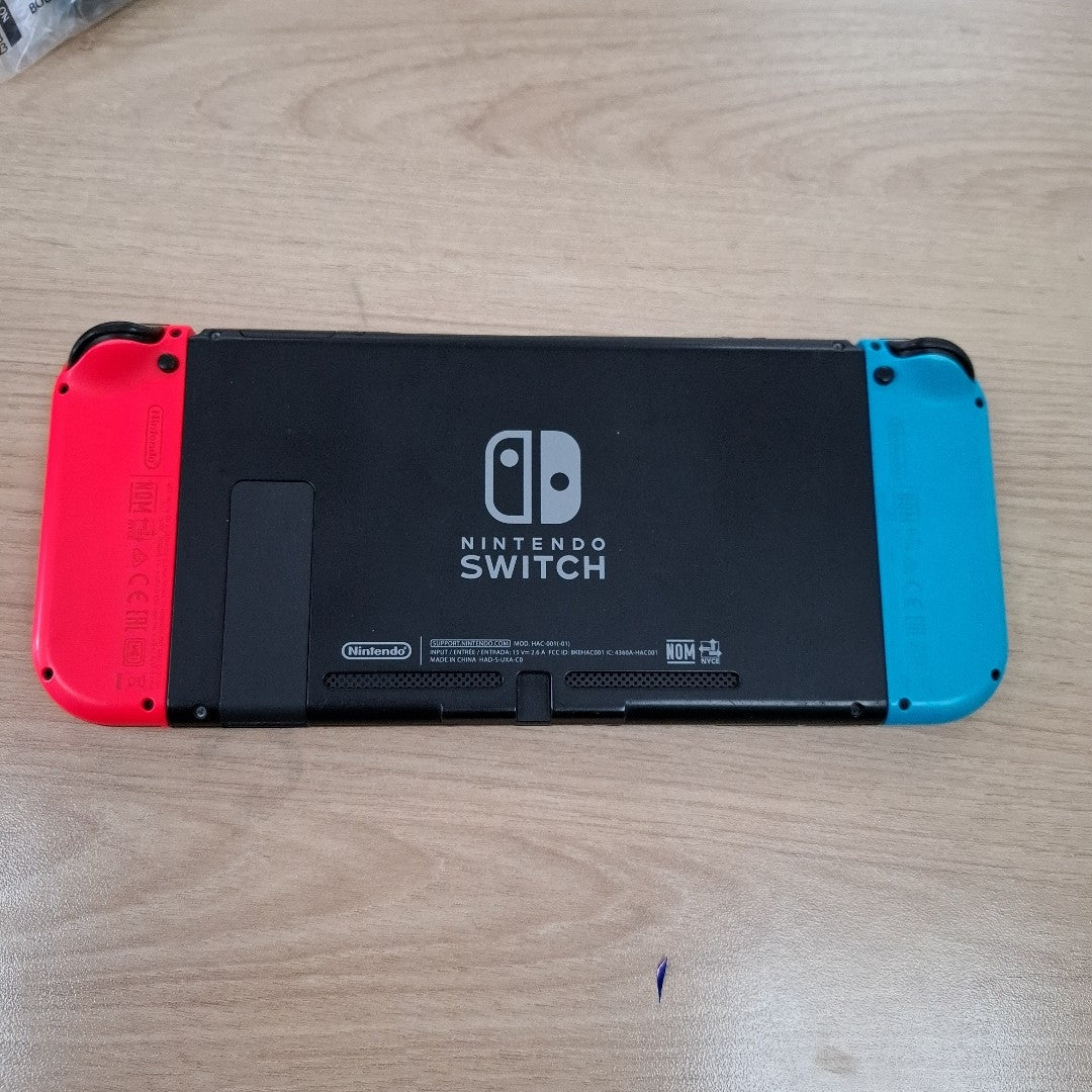 CONSOLA DE VIDEOJUEGO NINTENDO SWITCH 32 GB (SEMINUEVO)