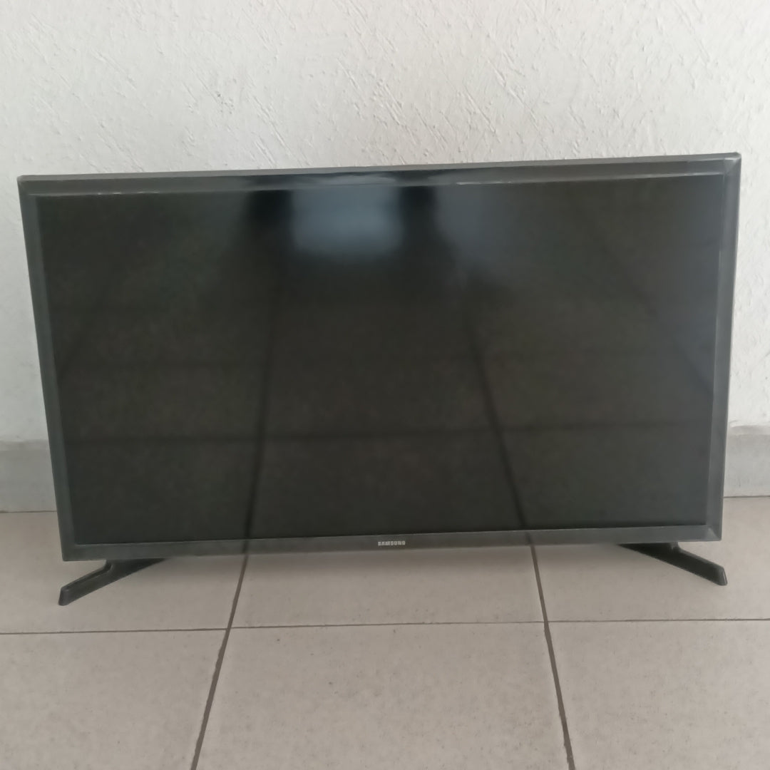 PANTALLA SAMSUNG BE32T-B (2024) 32" LED HD (SEMINUEVO)