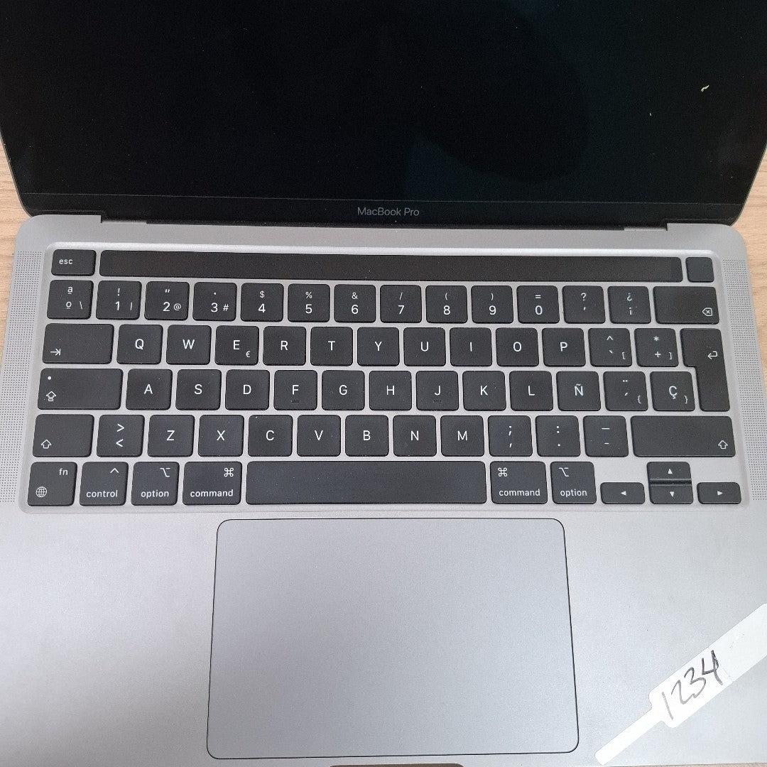 LAPTOP APPLE MACBOOK PRO 13" 2022 3.49 A2338 256 GB SSD 8 GB RAM (SEMINUEVO)