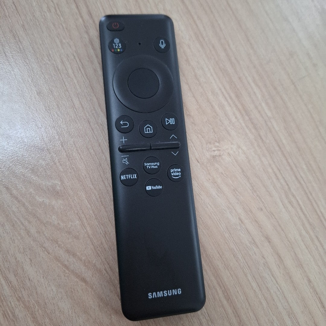 PANTALLA SAMSUNG QN55Q70DAF (2024) 55" QLED 4K (SEMINUEVO)