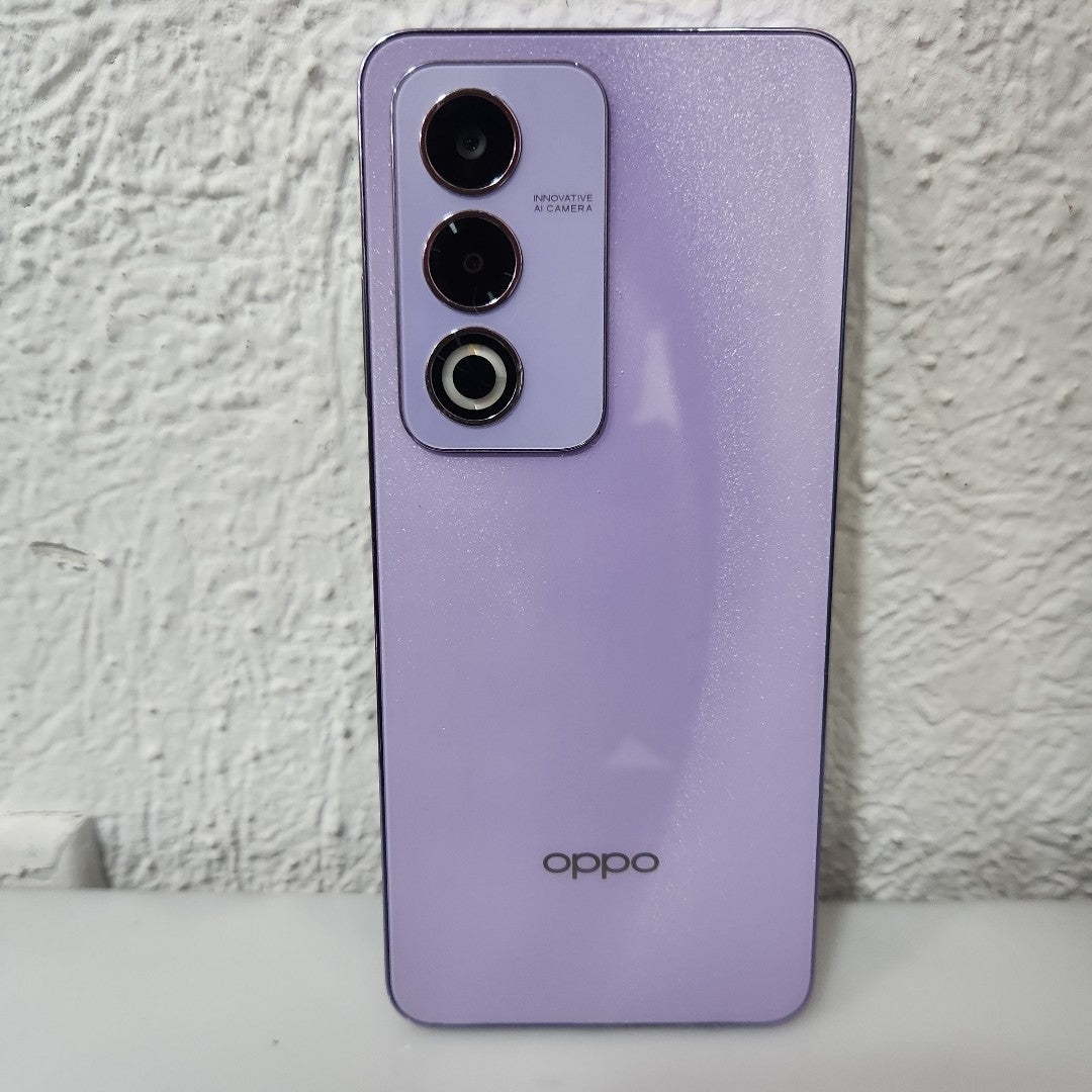 CELULAR OPPO  A80 5G CPH2639 (2024) 256 GB 8 GB RAM (SEMINUEVO)