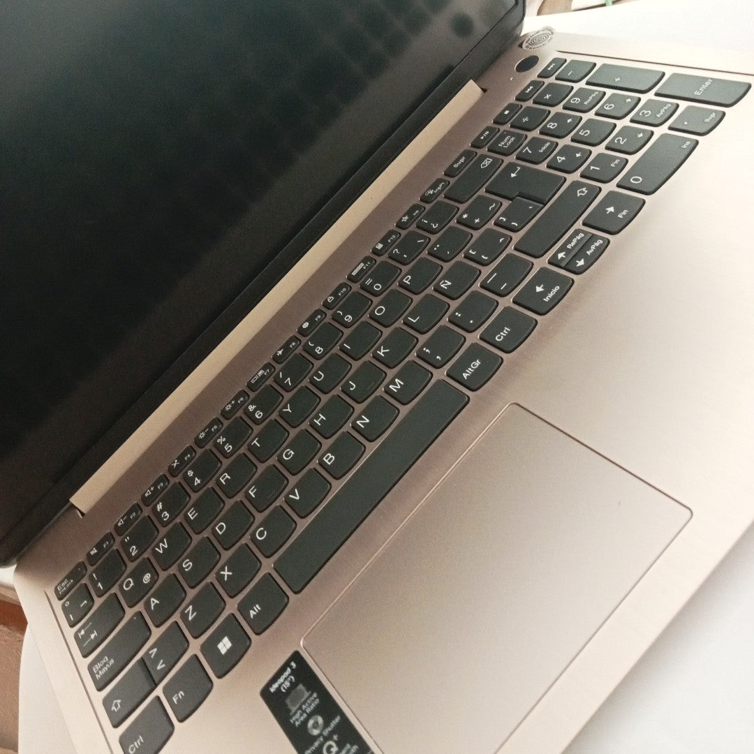 LAPTOP LENOVO IDEAPAD 3 15ALC6 (2023) 512 GB SSD 16 GB RAM (SEMINUEVO)