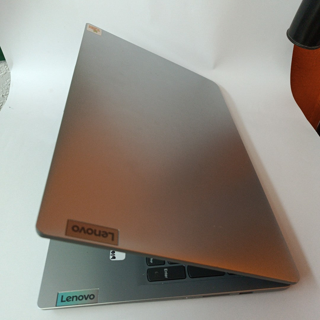 LAPTOP LENOVO IDEAPAD 1 15IGL7 (2023) 256 GB SSD 8 GB RAM (SEMINUEVO)