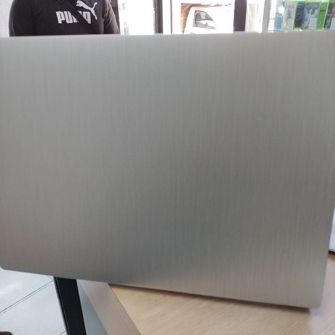 LAPTOP LENOVO IDEAPAD 3 14IGL05 (2022) 1 TB 8 GB RAM (SEMINUEVO)