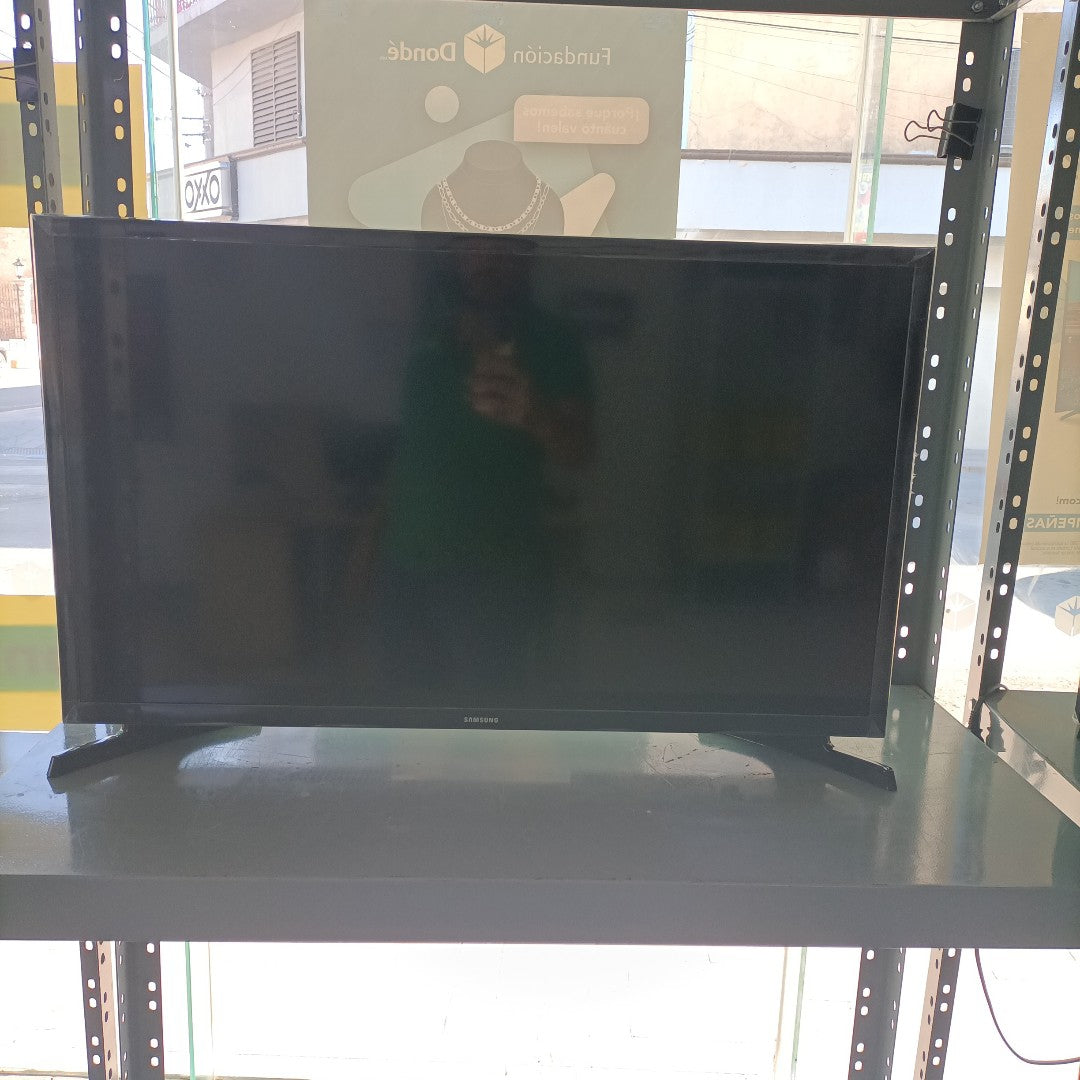 PANTALLA SAMSUNG BE32T-B (2025) 32" LED HD (SEMINUEVO)