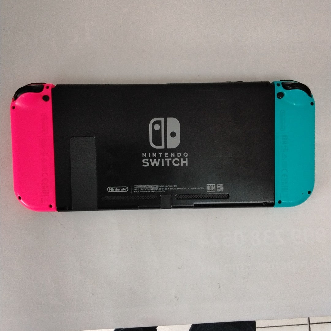 CONSOLA DE VIDEOJUEGO NINTENDO SWITCH 1.1 32 GB (SEMINUEVO)
