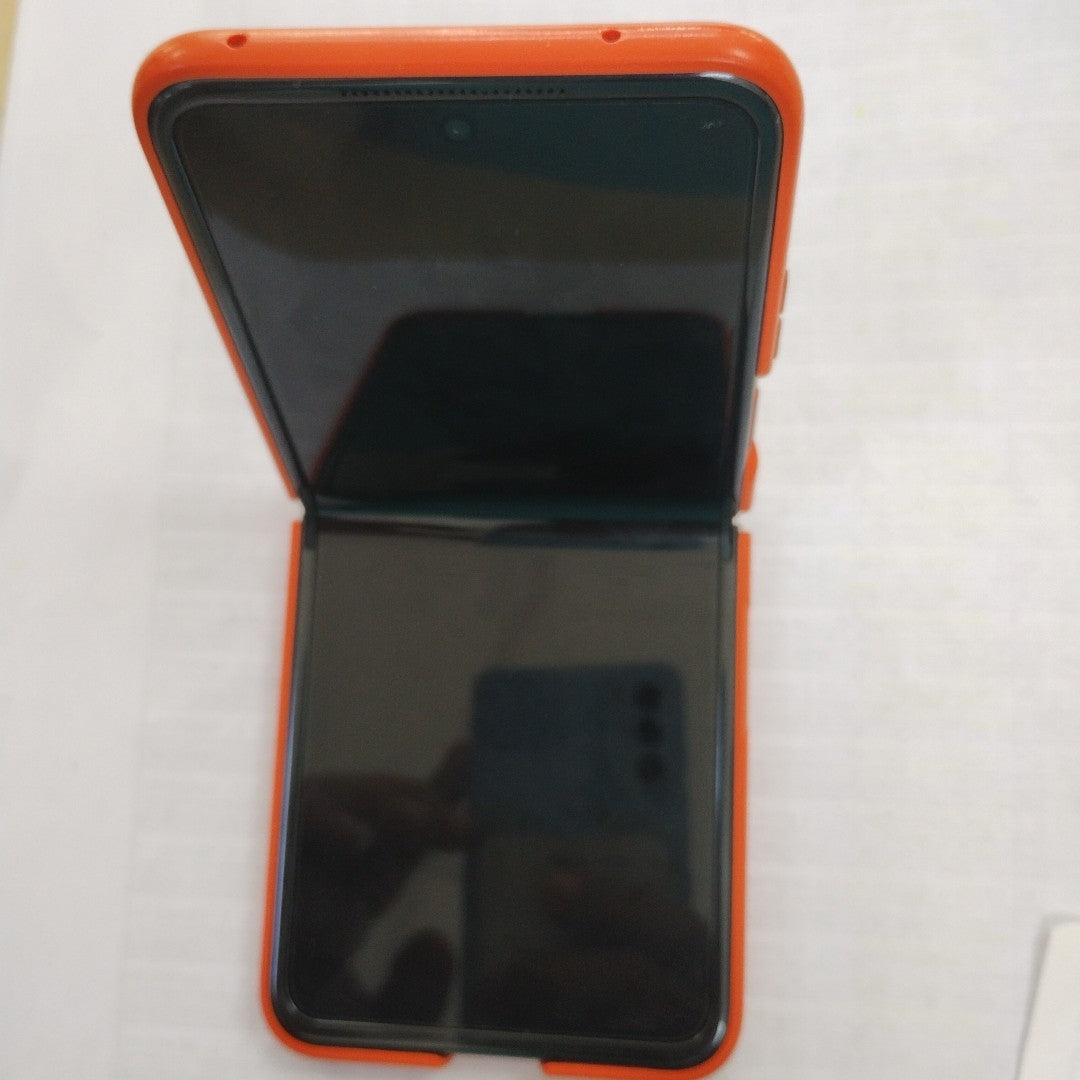 CELULAR MOTOROLA RAZR 50 5G XT2453-1 512 GB 12 GB RAM (SEMINUEVO)