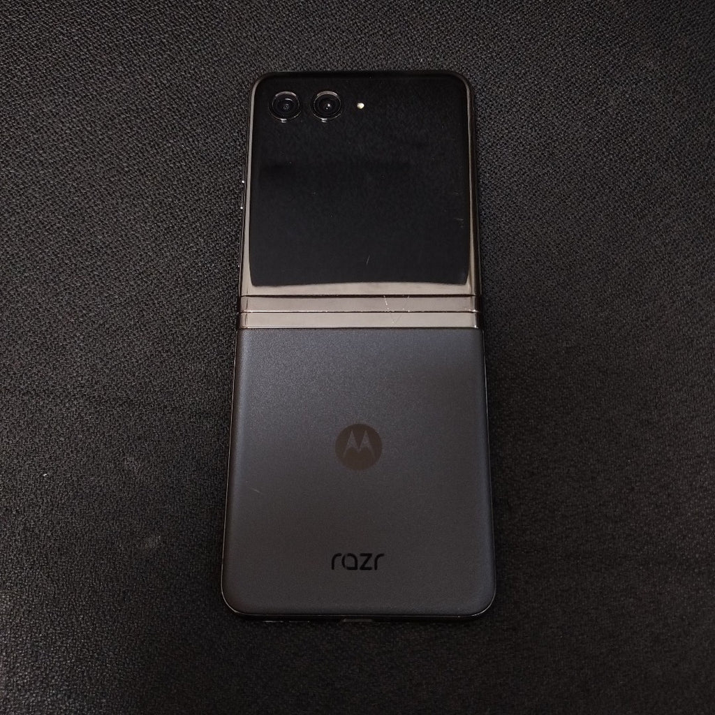 CELULAR MOTOROLA RAZR+ XT2321-5 (2023) 256 GB 8 GB RAM (SEMINUEVO)