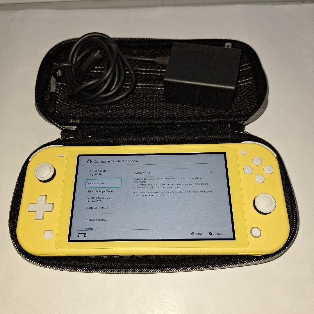 CONSOLA DE VIDEOJUEGO NINTENDO SWITCH LITE 32 GB (SEMINUEVO)