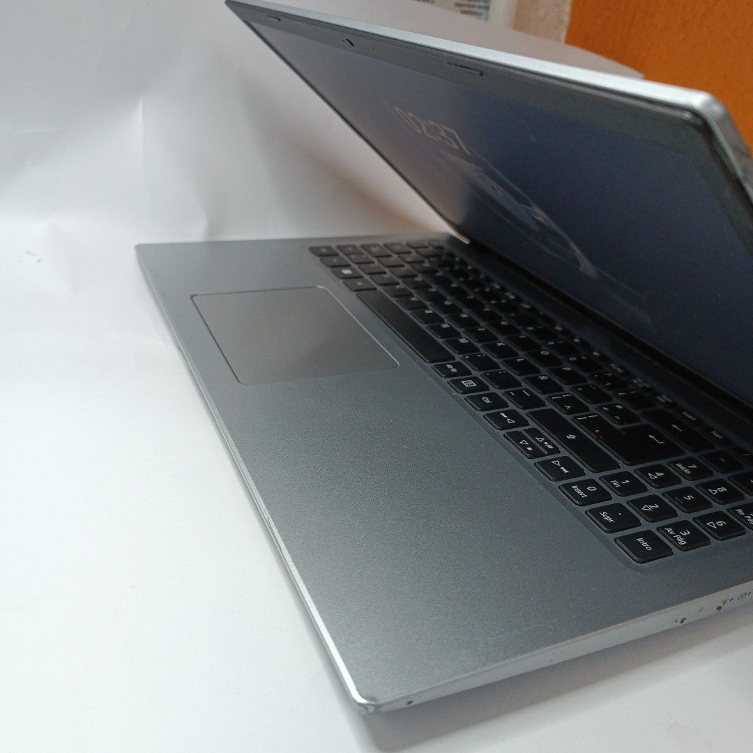 LAPTOP ACER ASPIRE 3 A315-58-34S8 (2022) 1 TB + 128 GB SSD 8 GB RAM (SEMINUEVO)