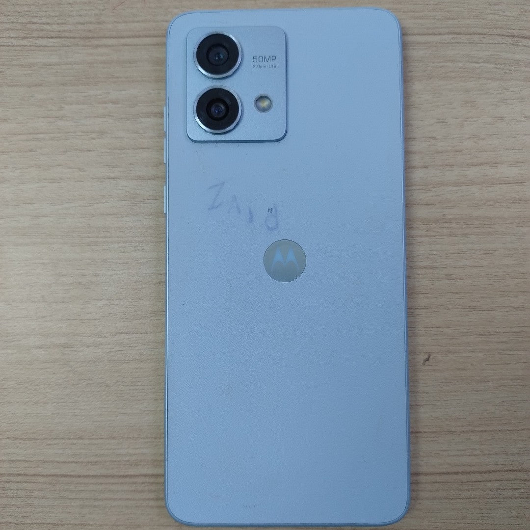 CELULAR MOTOROLA MOTO G84 XT2347-1 (2023) 256 GB 8 GB RAM (SEMINUEVO)