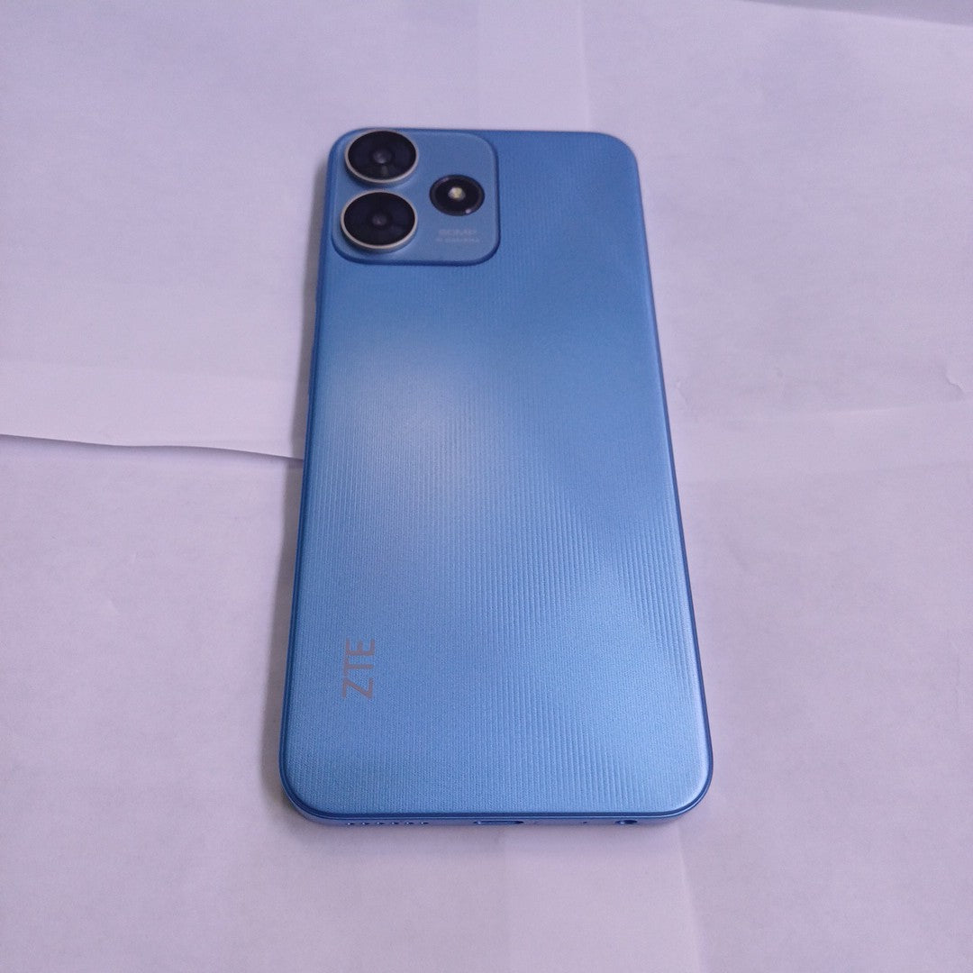 CELULAR ZTE BLADE V50 SMART 7060 128 GB 4 GB RAM (SEMINUEVO)