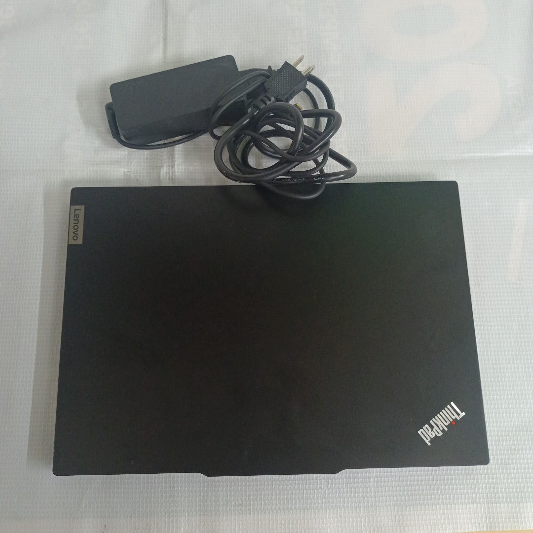 LAPTOP LENOVO THINKPAD E14 GEN 5 (2024) 1 TB SSD 24 GB RAM (SEMINUEVO)